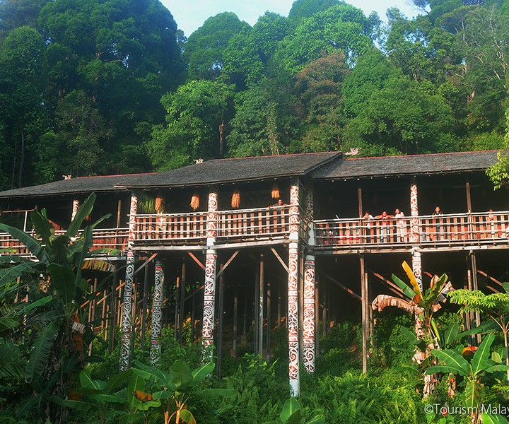 IBAN LONGHOUSE - SARAWAK